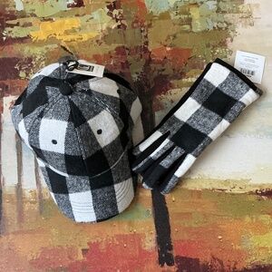 Gift set of Black White Buffalo Cap & Tech Gloves